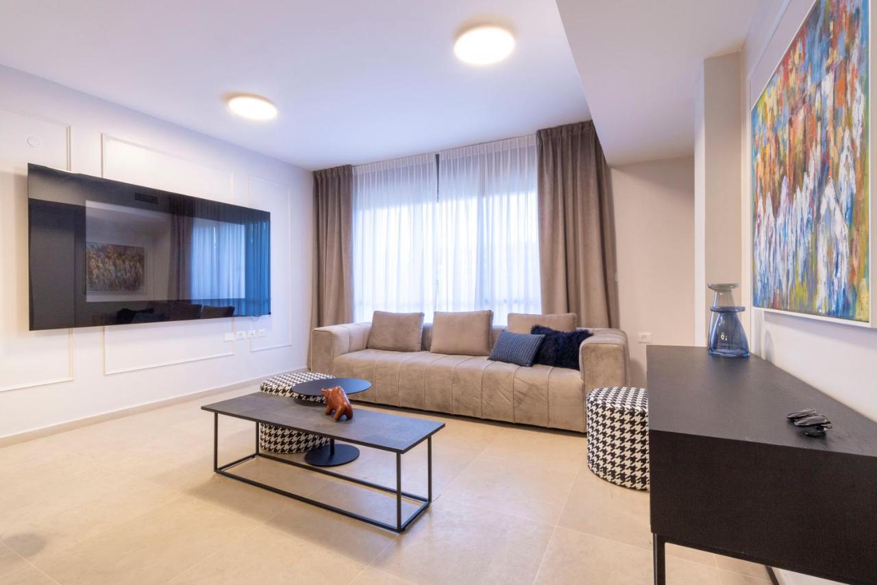 The Haneviim Suites - Isrentals Jeruzalem Buitenkant foto