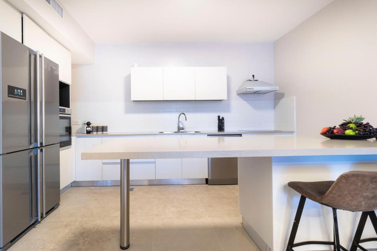 The Haneviim Suites - Isrentals Jeruzalem Buitenkant foto