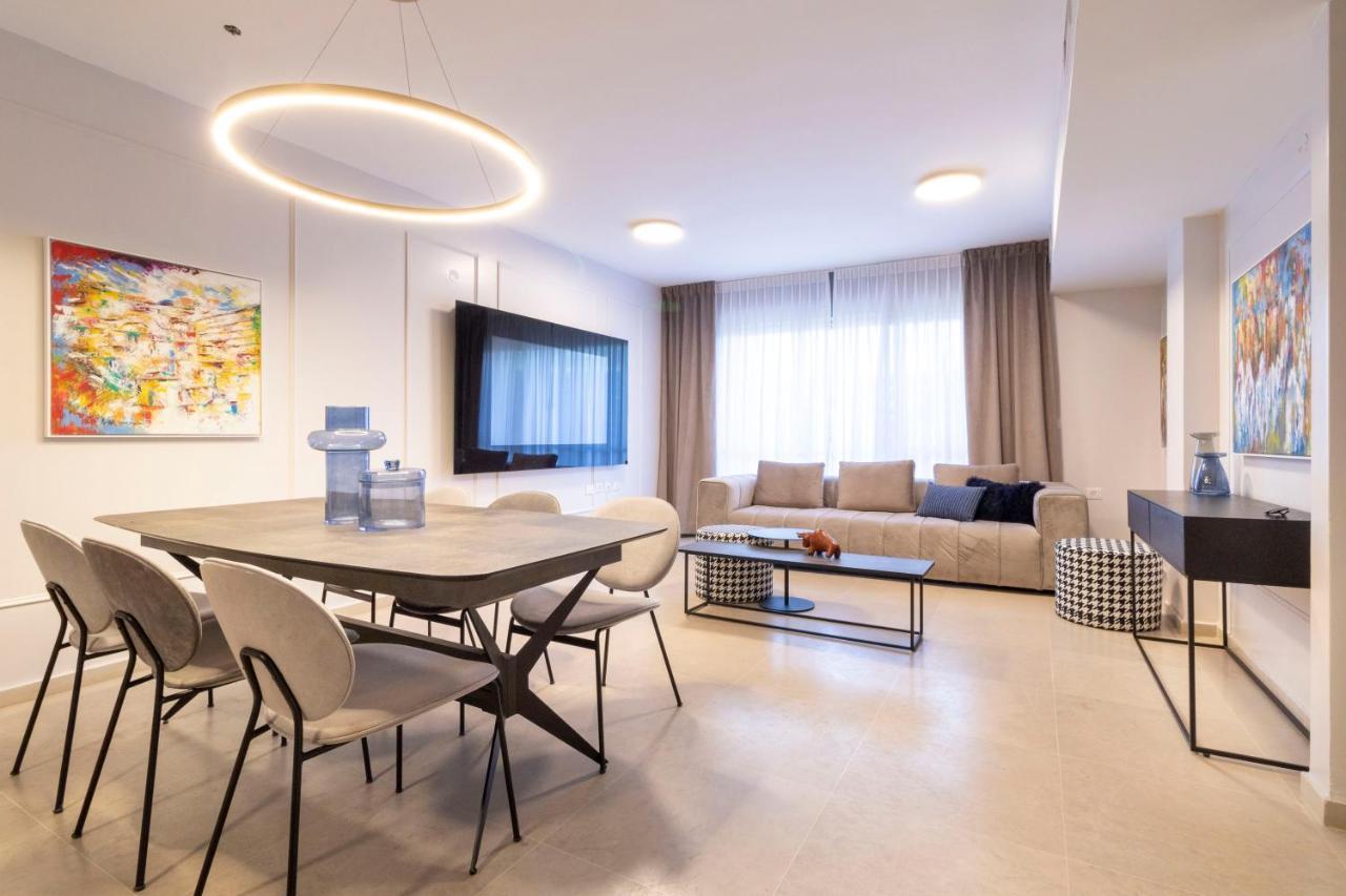 The Haneviim Suites - Isrentals Jeruzalem Buitenkant foto