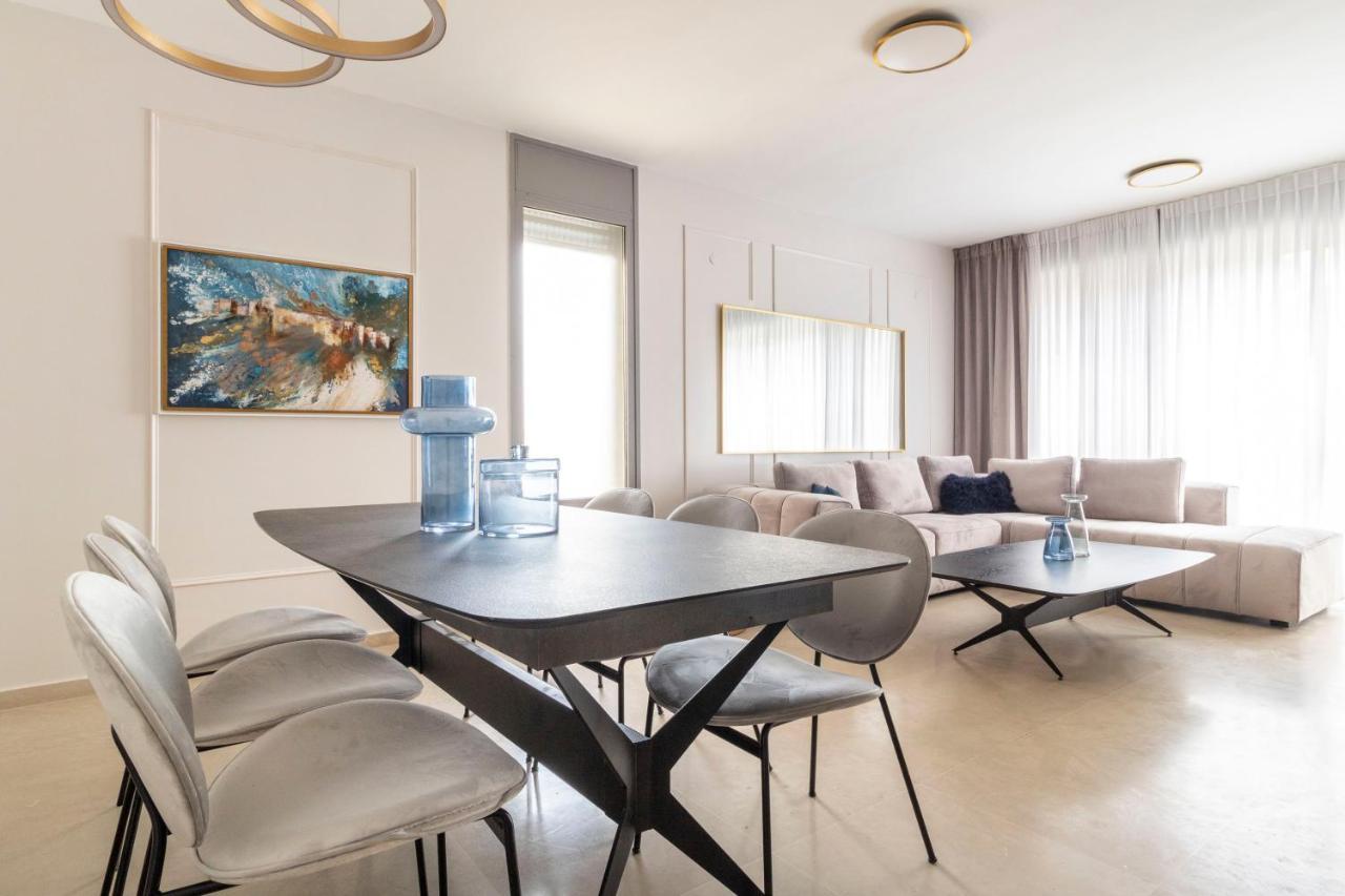 The Haneviim Suites - Isrentals Jeruzalem Buitenkant foto