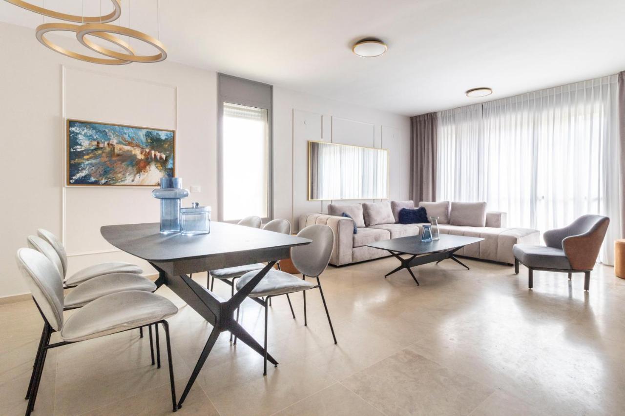 The Haneviim Suites - Isrentals Jeruzalem Buitenkant foto