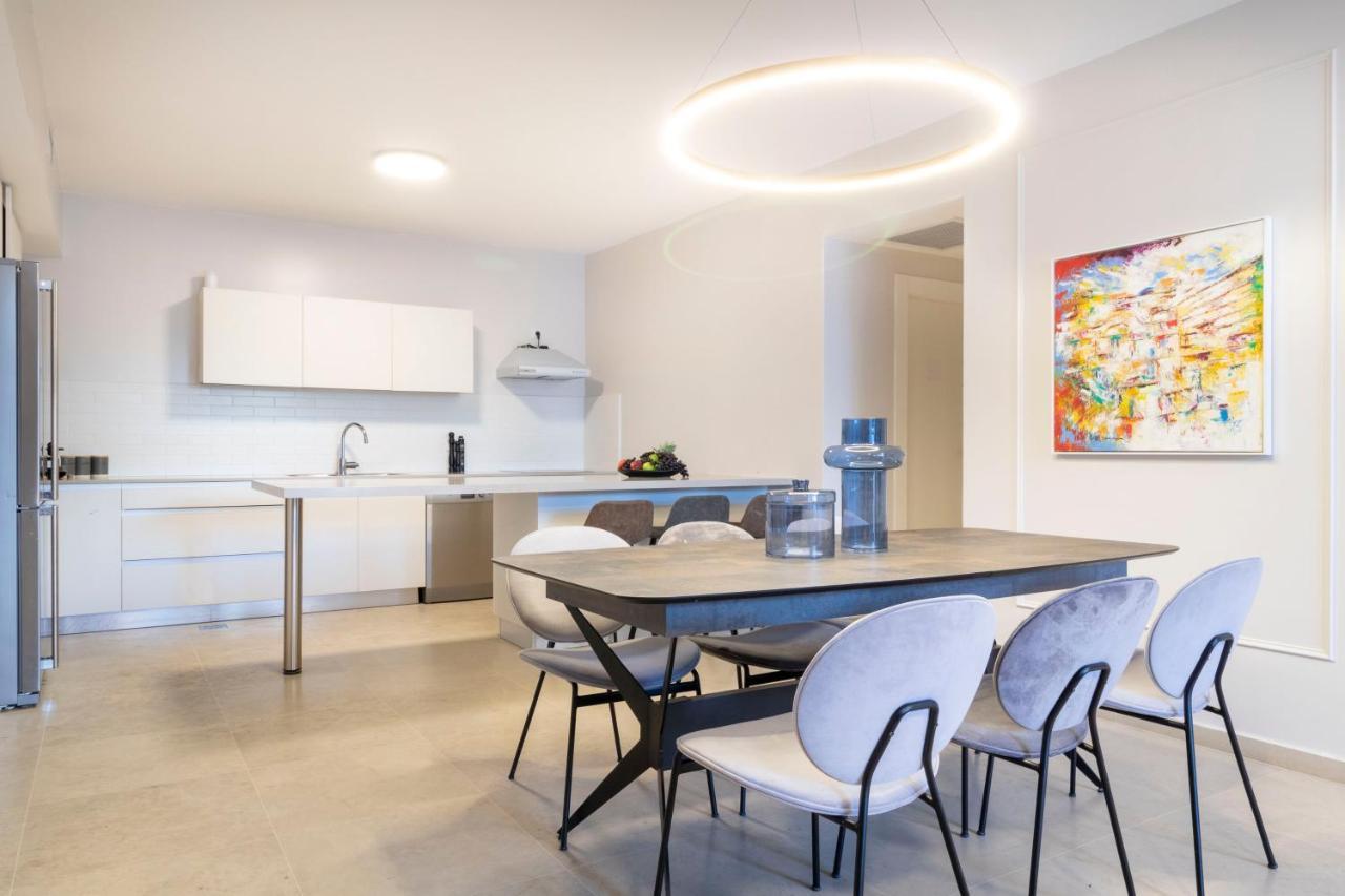 The Haneviim Suites - Isrentals Jeruzalem Buitenkant foto
