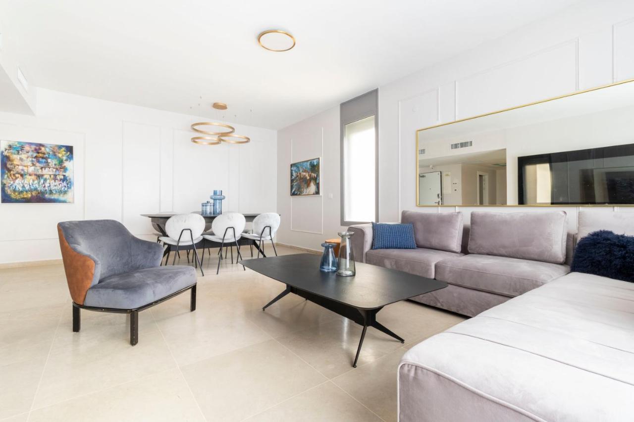 The Haneviim Suites - Isrentals Jeruzalem Buitenkant foto