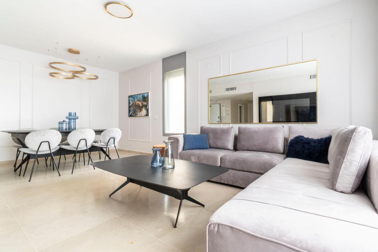 The Haneviim Suites - Isrentals Jeruzalem Buitenkant foto