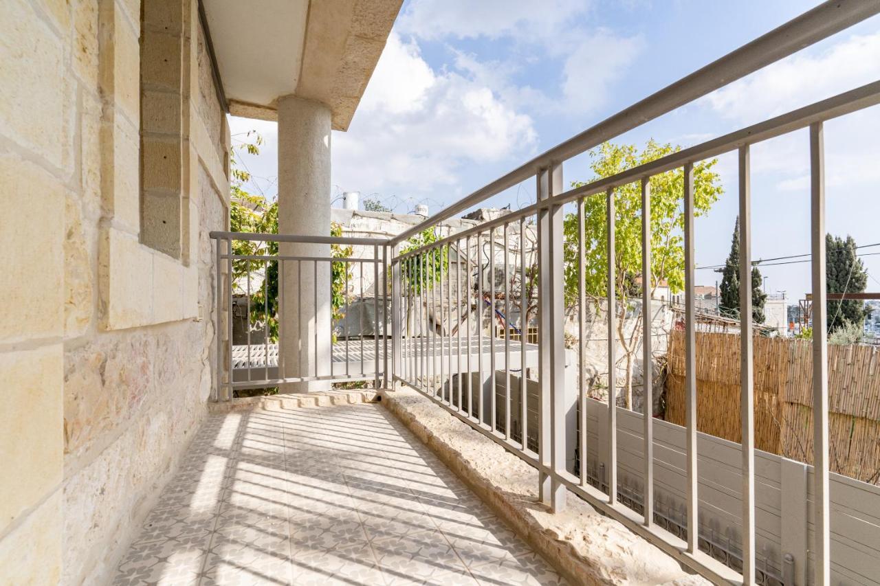 The Haneviim Suites - Isrentals Jeruzalem Buitenkant foto